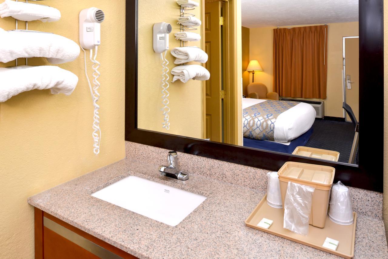 Americas Best Value Inn - Monroeville Exterior foto